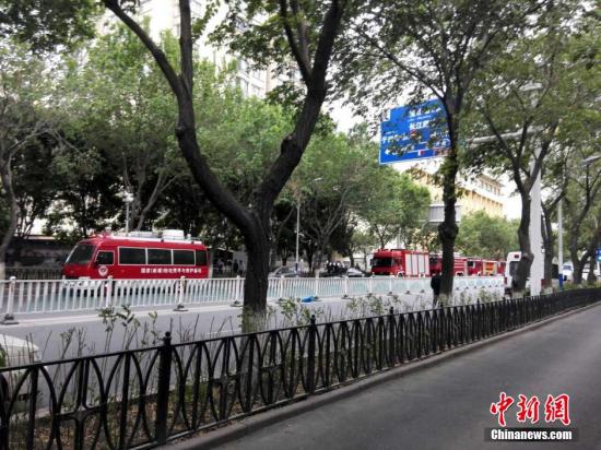 5月22日7時(shí)50分許，烏魯木齊市沙依巴克區(qū)公園北街早市發(fā)生一起爆炸案，造成人員傷亡。