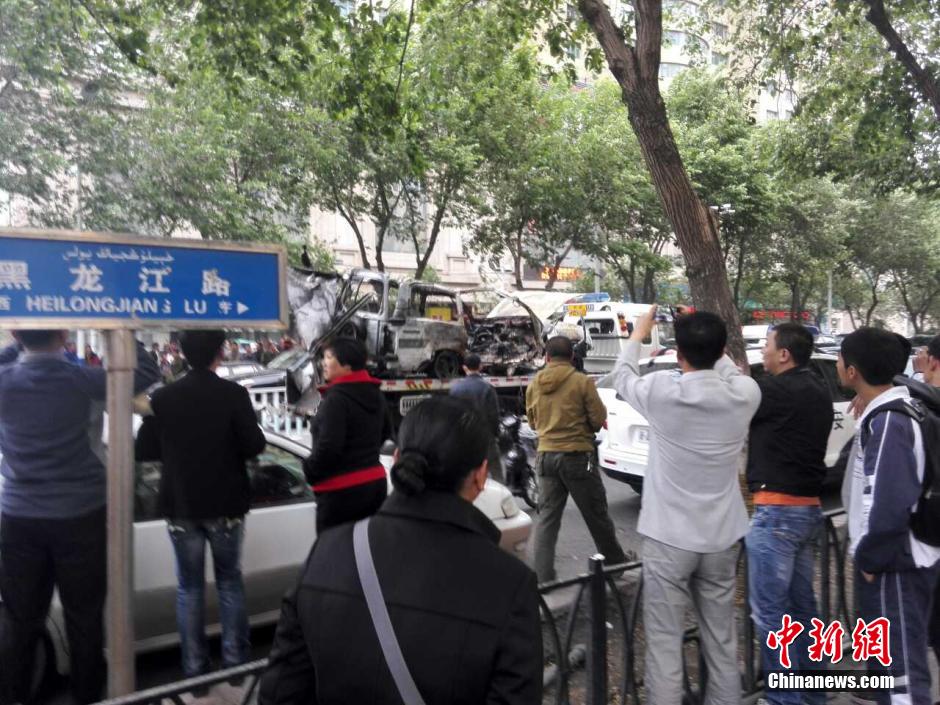 自治區(qū)和烏魯木齊市有關部門迅速處置，傷員已全部送往醫(yī)院救治。