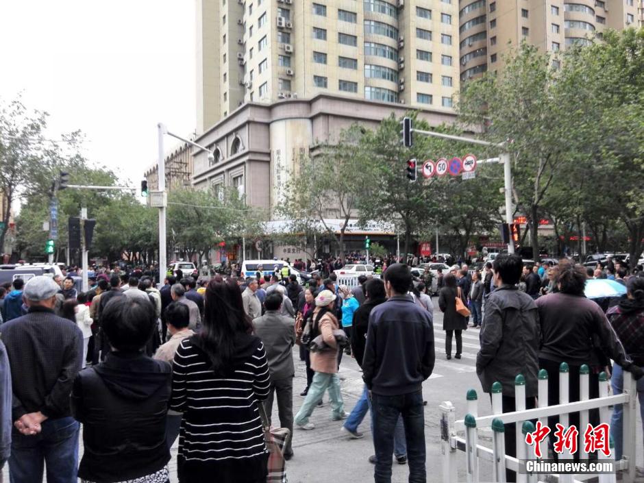 自治區(qū)和烏魯木齊市有關部門迅速處置，傷員已全部送往醫(yī)院救治。