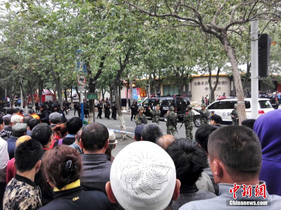 自治區(qū)和烏魯木齊市有關部門迅速處置，傷員已全部送往醫(yī)院救治。
