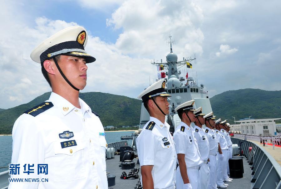 6月9日，在三亞某軍港，?？谂灩俦谂烎剂嘘?duì)。