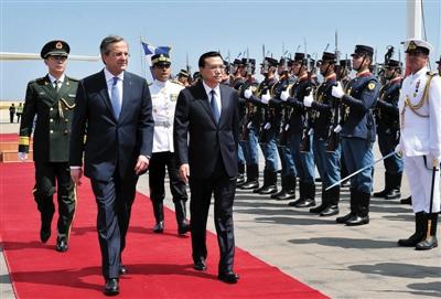 　6月19日，國務院總理李克強乘專機抵達雅典國際機場，開始對希臘進行正式訪問。