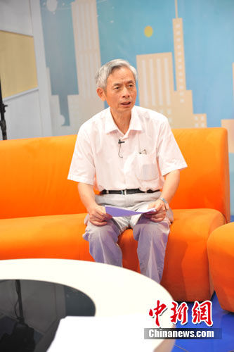 中國(guó)房地產(chǎn)業(yè)協(xié)會(huì)名譽(yù)副會(huì)長(zhǎng)朱中一參加中新網(wǎng)房產(chǎn)頻道視頻訪談。