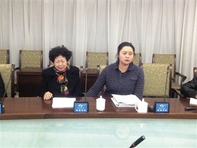昨晚，馬超群母親張桂英在秦皇島舉行新聞發(fā)布會(huì)。