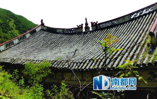 　照光寺在致歉微博中稱，該寺位于蒼山之上，年久失修，且沒有防火通道。