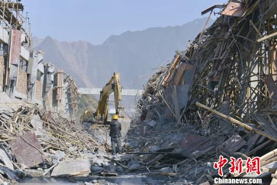 郴州一在建工地發(fā)生腳手架垮塌事故。鐘鐳　攝
