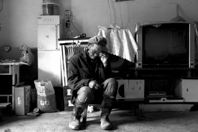今年73歲的錢智遠(yuǎn)說(shuō)起女兒錢仁鳳不禁老淚縱橫。
