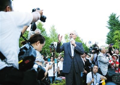 23日，91歲的日本前首相村山富市在東京街頭演講，反對(duì)日本政府強(qiáng)行推進(jìn)安保法案。