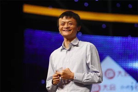 2011年8月17日，阿里巴巴集團(tuán)宣布，將提供30億元無息貸款，幫助員工解決首次置業(yè)問題，每人最高可申請(qǐng)30萬元。此外，阿里巴巴還將投入5億元設(shè)教育基金，通過和教育機(jī)構(gòu)共同辦學(xué)、與現(xiàn)有學(xué)校合作，解決員工子女入園、上學(xué)問題;向基層員工發(fā)放一次性的物價(jià)、子女教育補(bǔ)貼，預(yù)計(jì)總額超過4000萬元。