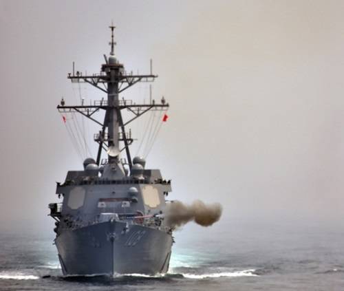 美國(guó)海軍的韋恩、麥亞號(hào)新型驅(qū)逐艦25日在朝鮮半島西部海域與韓國(guó)海軍聯(lián)合軍演