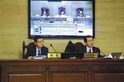 “小黃車”的商標所有人“數(shù)人公司”代理律師稱，“ofo小黃車”侵犯了“小黃車”的注冊商標。