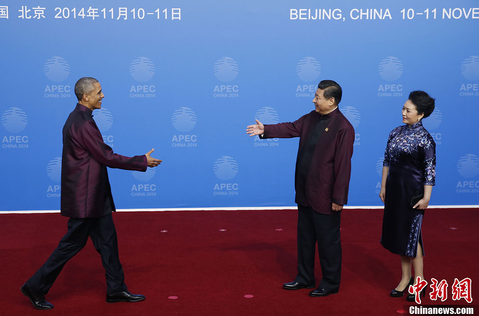 圖為習(xí)近平夫婦歡迎美國(guó)總統(tǒng)奧巴馬。中新社發(fā) 杜洋 攝