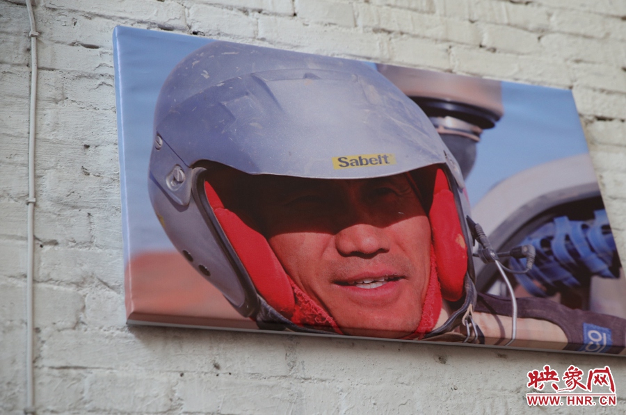 賽車的世界、更是男人的世界。圖為部分參展攝影作品。