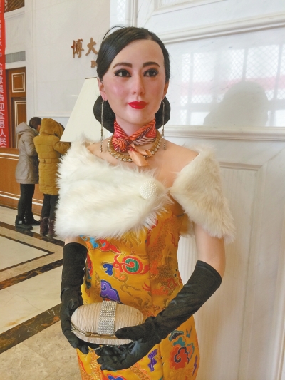 若不是這身似是而非的衣服，你能認(rèn)出這是范冰冰嗎？