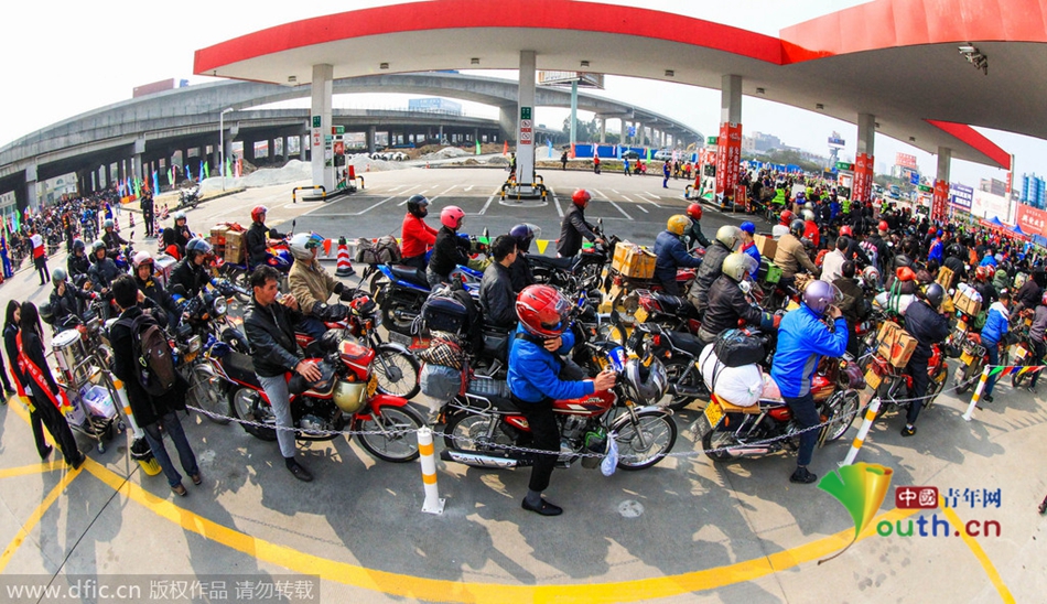 今年廣東、廣西兩省共193座中石化油站將為返鄉(xiāng)車主提供“6+X”免費(fèi)服務(wù)，并將為1萬名“返鄉(xiāng)摩騎”免