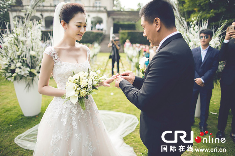 李小冉比利時辦婚禮 朱丹、鐘欣潼、應采兒做伴娘