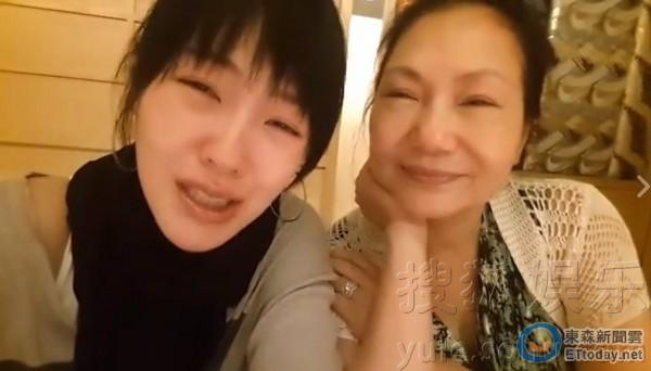 看明星花式秀母親節(jié)！甜馨上鏡鄧超祝福三個媽