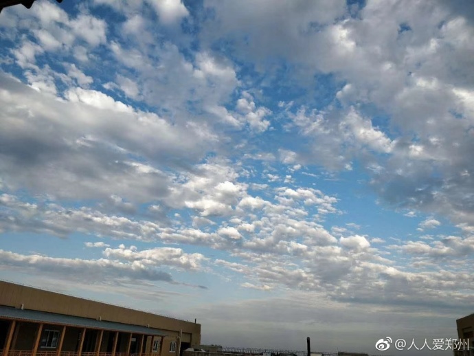 又被鄭州的藍(lán)天刷屏！隨便一拍就是手機(jī)壁紙