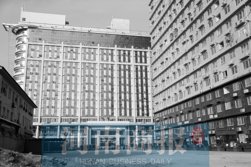 因購房尾款沒有交齊，鄭州一小區(qū)多戶業(yè)主的生活用水被停掉，有的連續(xù)半個(gè)月沒水吃。