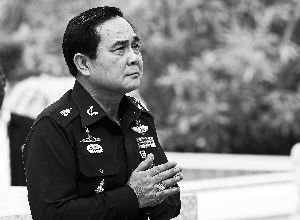 8月21日，巴育在泰國春武里府出席軍方活動。 新華社發(fā)