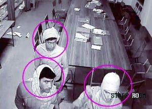 印度警方15日說，當(dāng)局已確認(rèn)涉嫌輪奸七旬修女的部分嫌疑人身份，正懸賞10萬盧比（約1500美元）通緝