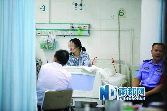 5月30日上午,跳橋女子獲救后被送往醫(yī)院救治,警方到場(chǎng)調(diào)查。南都記者 陳偉斌 攝