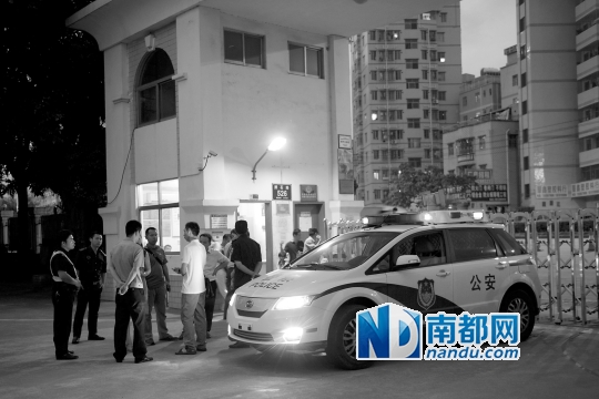 　接人的親戚和校方一度沒談攏,雙方甚至差點(diǎn)鬧到派出所。