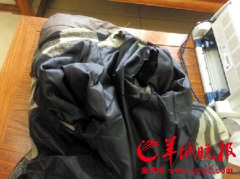 年邁體弱，一些老人家中衣物多年未洗，又舊又破