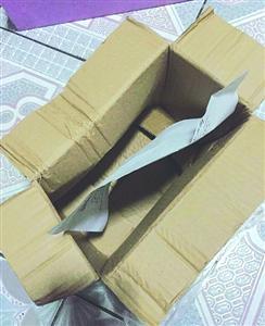 拼多多團(tuán)購面膜，結(jié)果送來一個(gè)空盒、一張紙條。