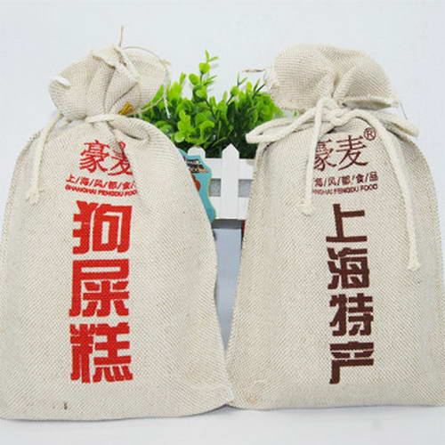 上海某公司推出的一款名為“狗屎糕”的產(chǎn)品引來(lái)不少質(zhì)疑。