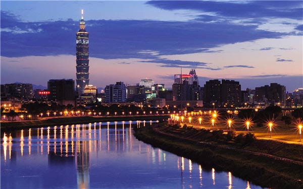 不要溫和地走進那個良夜 因為夜太美！