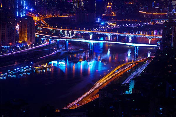 不要溫和地走進那個良夜 因為夜太美！