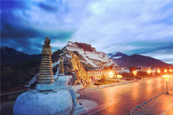 不要溫和地走進那個良夜 因為夜太美！