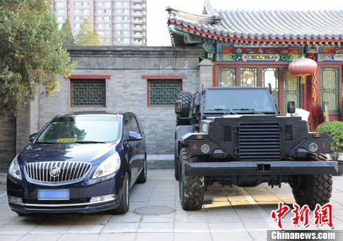 輕型聯(lián)合越野戰(zhàn)力與別克GL8商務(wù)MPV車對比。張龍云攝