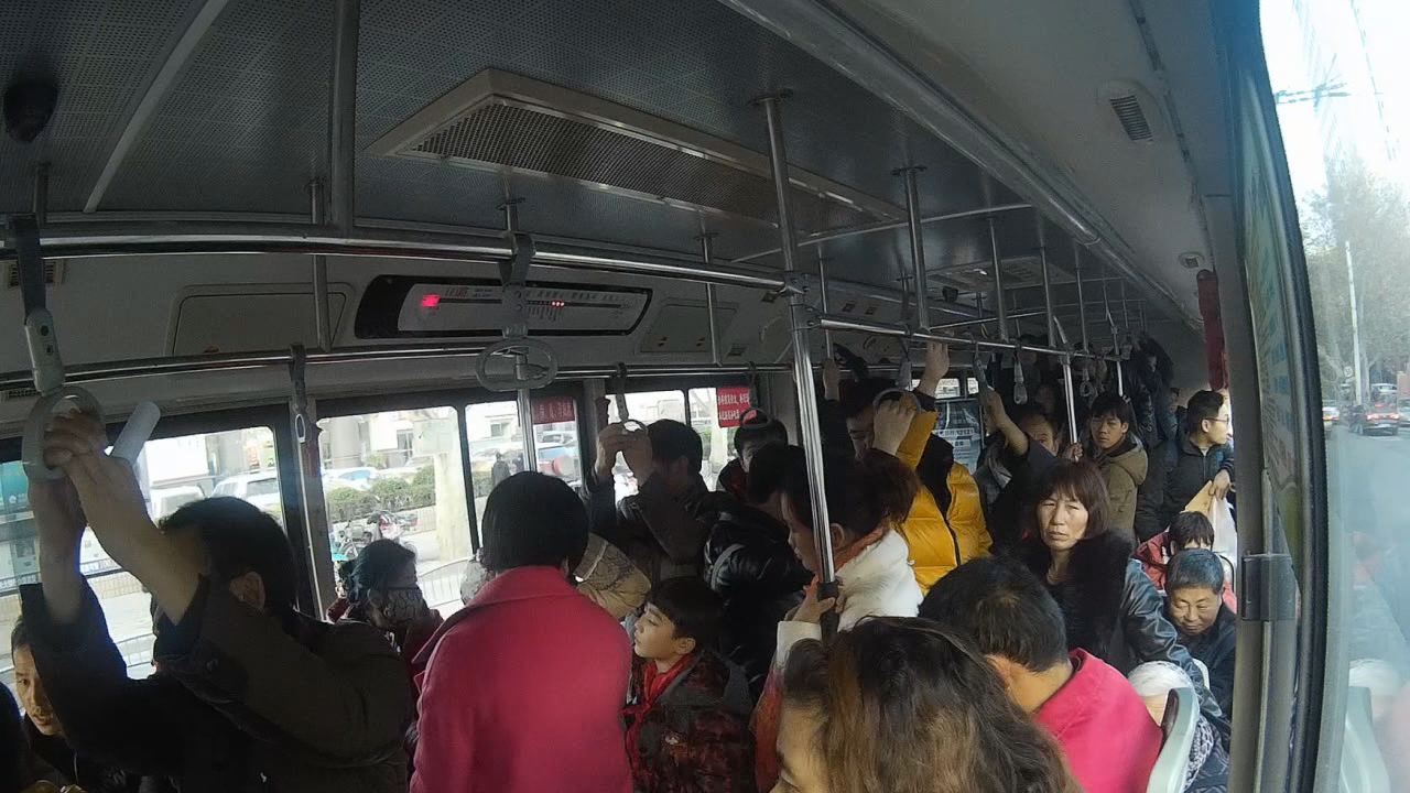 陌生人向你借手機(jī) 給嗎？