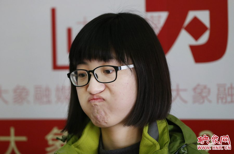 偶爾來個這樣的表情，算是放松緊張的心情吧！