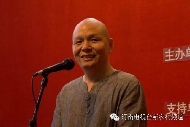 書畫家協(xié)會副主席，中國書畫家協(xié)會會員，河南省青年書法家，蘆荻