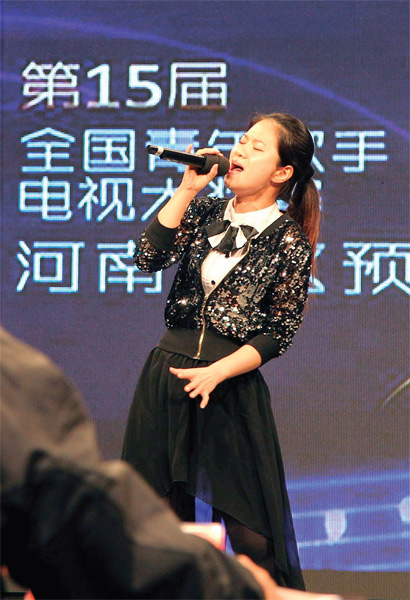 選手們演唱很賣(mài)力，要把最好的一面展現(xiàn)給評(píng)委