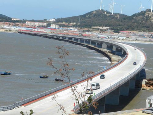 山東首座海島跨海大橋建成通車。（資料圖）